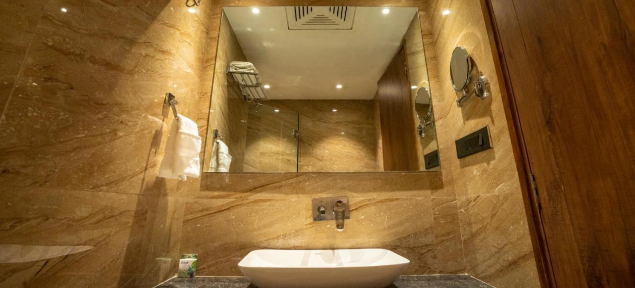 Pinnacle Grand Hotel Ahmedabad Exterior photo