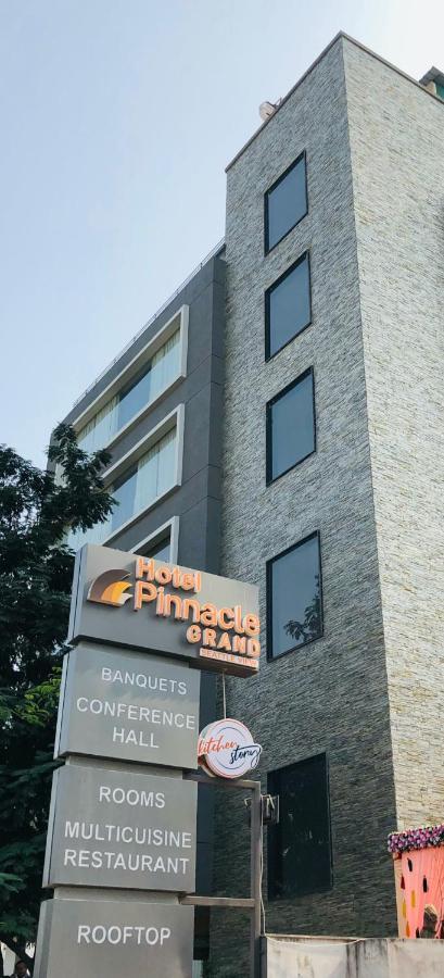 Pinnacle Grand Hotel Ahmedabad Exterior photo